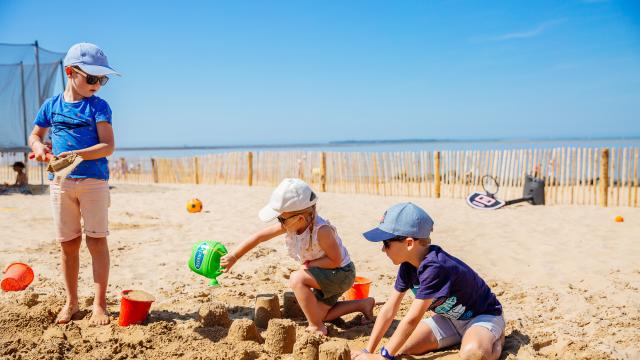 Momes A La Plage Verhalenvertellers